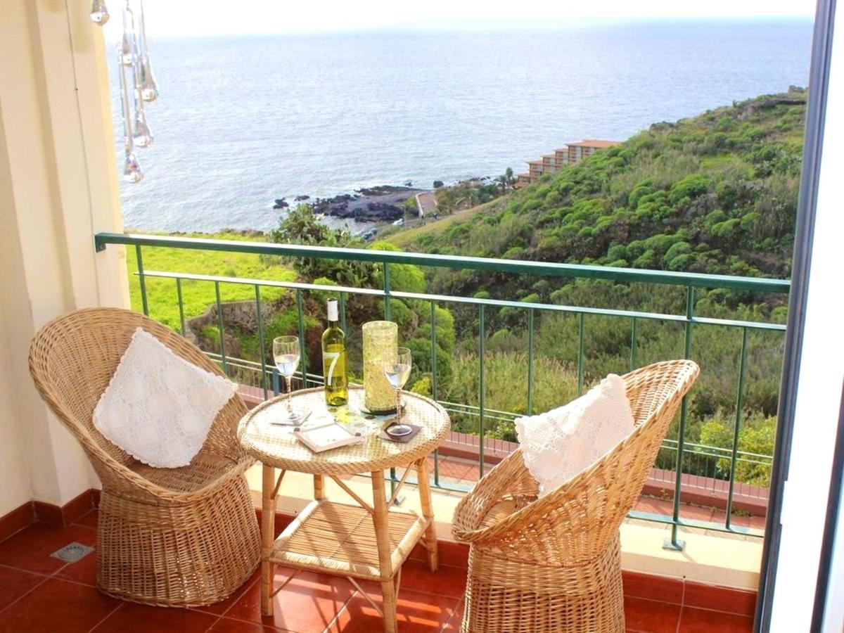 2 Bedrooms Appartement At Canico 200 M Away From The Beach With Sea View Furnished Balcony And Wifi Exteriör bild